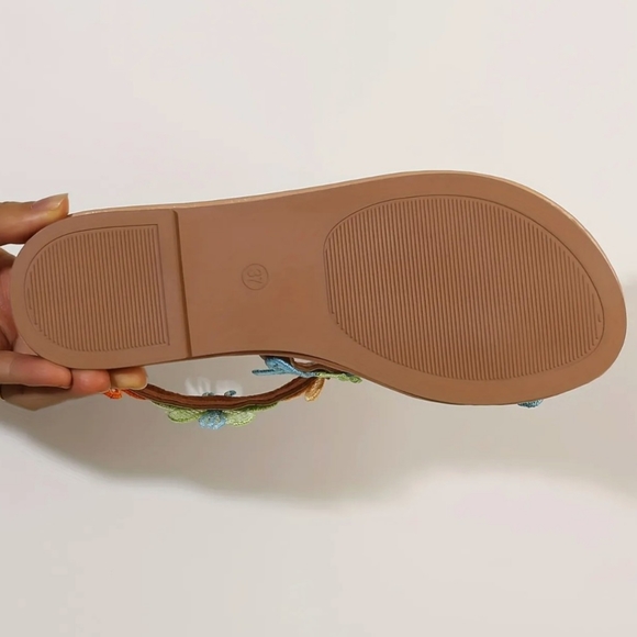 Embroidery rainbow butterfly sandal - Picture 6 of 7